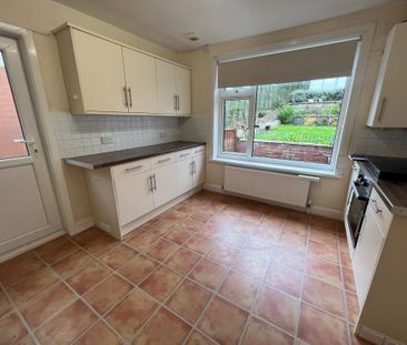 2 bedroom semi-detached bungalow to rent - Photo 5