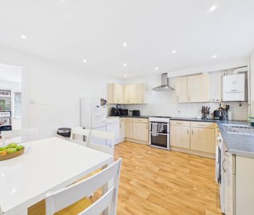 3 bedroom terraced house to rent - Photo 5