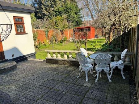 Hall Park Road Upminster Essex, RM14 - Photo 2