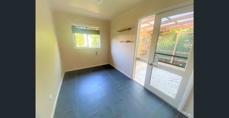 3 Bedroom Home in South Albury - Photo 2