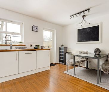 4 bedroom terraced house to rent - Photo 3