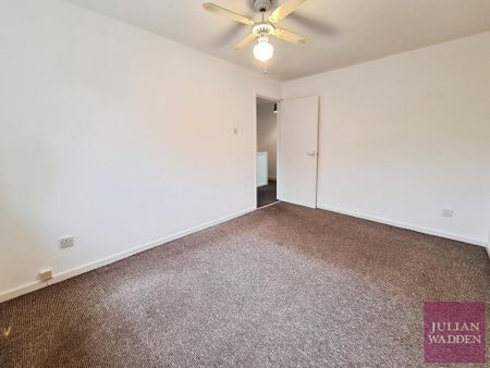 3 bedroom terraced house to rent - Photo 4