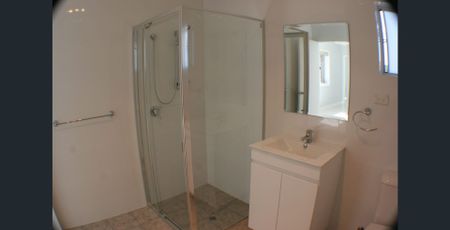 Near New 2 Bedroom Granny Flat - Photo 5