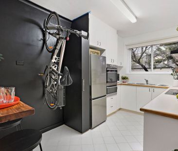 Unit 3/256 Somerville Road, - Photo 1