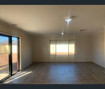 4 Willandra Drive, Shepparton North, Vic 3631 - Photo 4