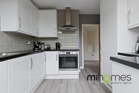 2 bedroom ground floor maisonette to rent - Photo 2