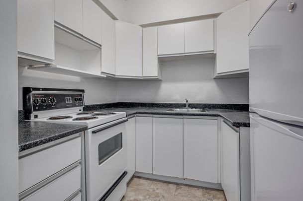 3484 Rue Stanley, #306 - Photo 1