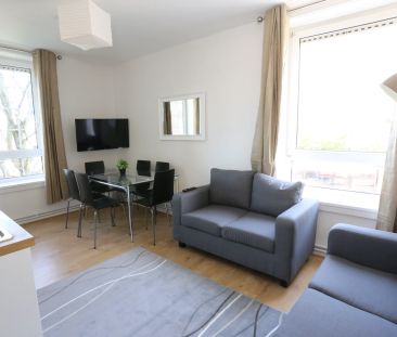 Alton House – Room 3 - Photo 1