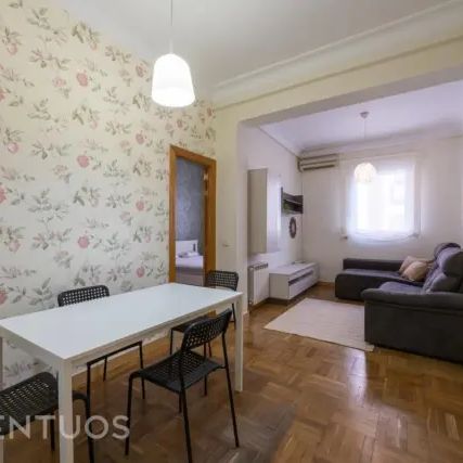Piso en alquiler en Calle de Hernani, cerca de Calle del Aviador Zorita - Photo 1