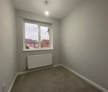 2 bedroom Mid Terraced House to let - Photo 6