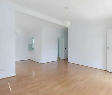 Charming Family Home in Gailes - Photo 5