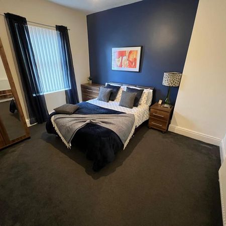 1 bedroom in a house share to rent - Photo 3