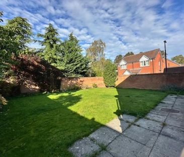 4 bedroom detached house to rent - Photo 4