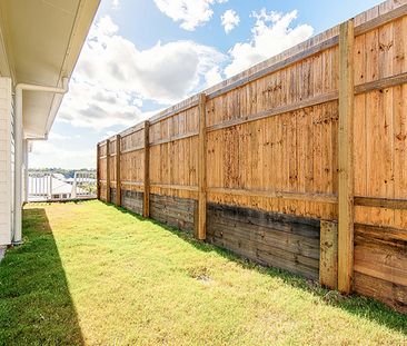 33 Dysart Drive, Holmview QLD 4207 - House For Rent | Domain - Photo 2