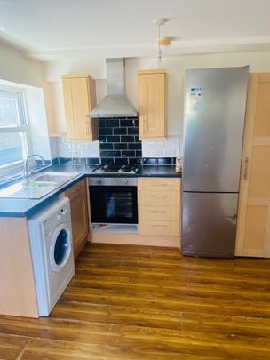 2 Bed Flat, High Road, N17 - Photo 1