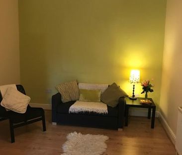 2 Bed Flat, Cemetery Road, E7 - Photo 2