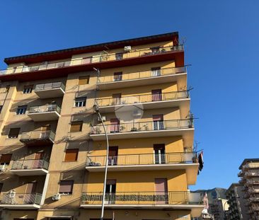 Monolocale in affitto - Photo 2