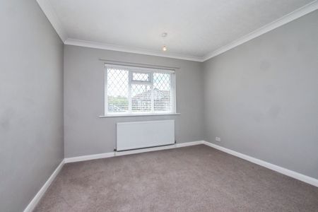 Woodleigh Close, York, Strensall - Photo 3