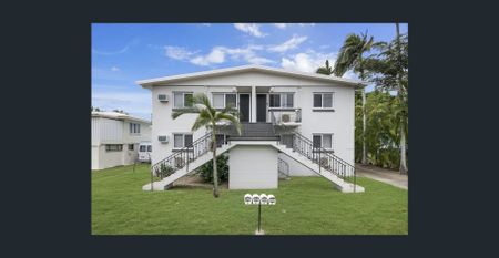 Modern unit in walk-to-everywhere location - Photo 4