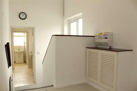 Selhurst Road, London, London, SE25 - Photo 3