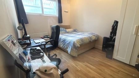 3 bedroom ground floor flat to rent - Photo 5