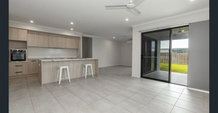 Escape to Serenity: Your Bushland Beach Retreat that has SOLAR! - Photo 4