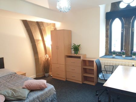 8 Bed Flat, Hanover Street, S3 - Photo 2