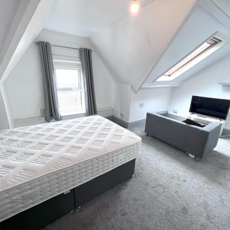 Studio to rent - Photo 1
