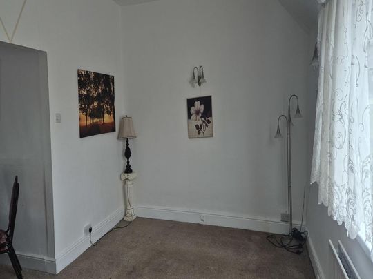 3 bedroom flat to rent - Photo 1