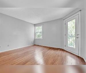 3 Bed 1.5 Bath South Edmonton Townhome with Balcony - Photo 1