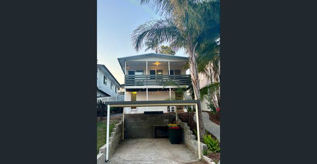 Stylish 2 Story Bayside Home with Bushland Vista! - Photo 1