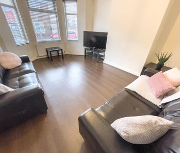 4 bedroom terraced house to rent - Photo 5