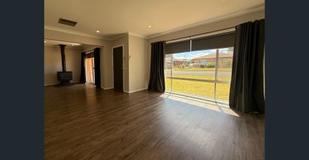 2 Clematis Street, Forbes NSW 2871 - Photo 2