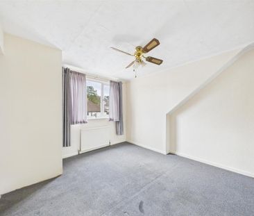 3 bedroom flat to rent - Photo 3