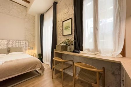 Carrer dEn Giralt el Pellicer, Barcelona, Catalonia 08003 - Photo 2