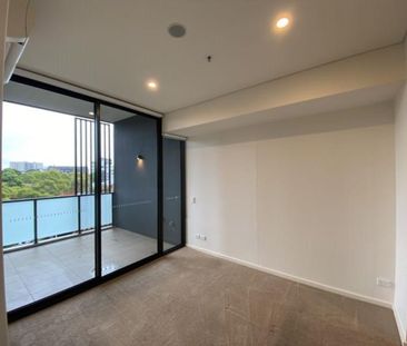 Superior 1-Bedroom | Room-Sized Study | Parking Included - Photo 3