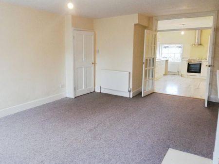 3 bedroom apartment to rent - Photo 3