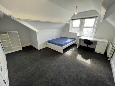 1 bedroom in a house share to rent - Photo 5