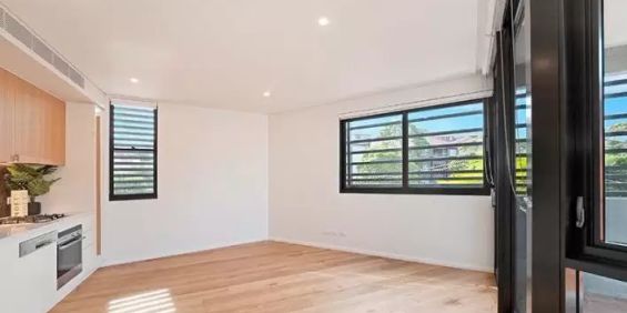 Apartment with 1 bedroom, 1 bathroom & parking for 1 car - Photo 3