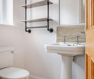 2 bedroom detached house to rent - Photo 3