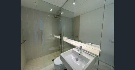 LEVEL 12 | MODERN & STUNNING VIEWS FURNISHED ONE-BEDROOM | @ CENTRAL PARK - Photo 3