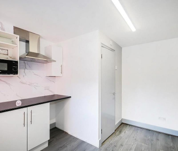 Studio to rent - Photo 5