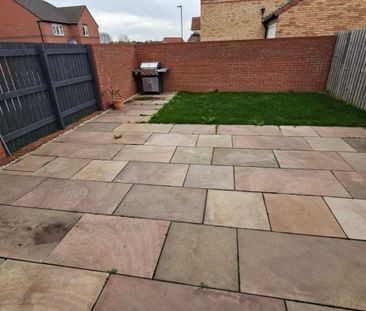 3 bed Semi-Detached - To Let - Photo 5