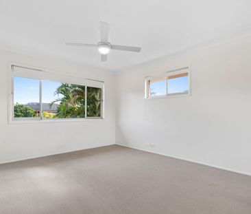 High Set Brick 3 bedroom Home with Pool and Rumpus Room - Photo 2