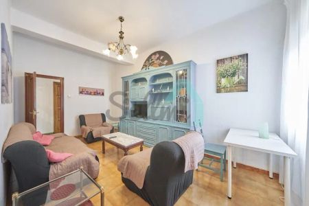 Alquiler de piso en Calle Arzobispo Guisasola - Foto 2