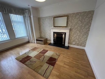 3 Kinnegar Road, Holywood, BT18 9JN - Photo 2