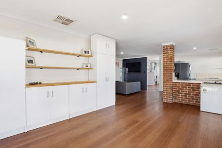 Spacious Family Living with Extensive Outdoor Entertaining - Photo 4