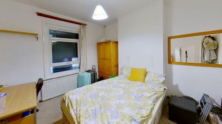 5 bedroom semi-detached house to rent - Photo 3