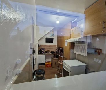 Room in a Shared Flat, Tildesley Road, SW15 - Photo 3