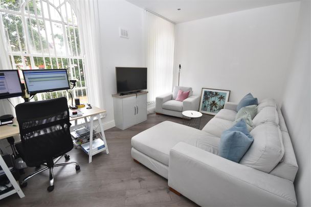 Park Road North, Birkenhead - Photo 1